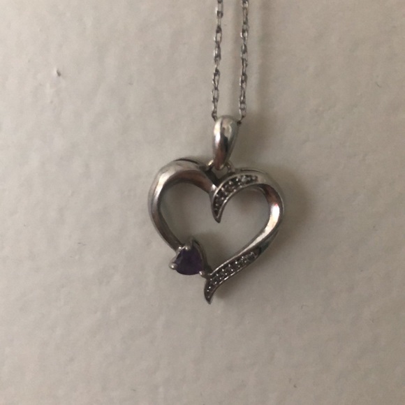 Heart shaped necklace - Picture 3 of 3